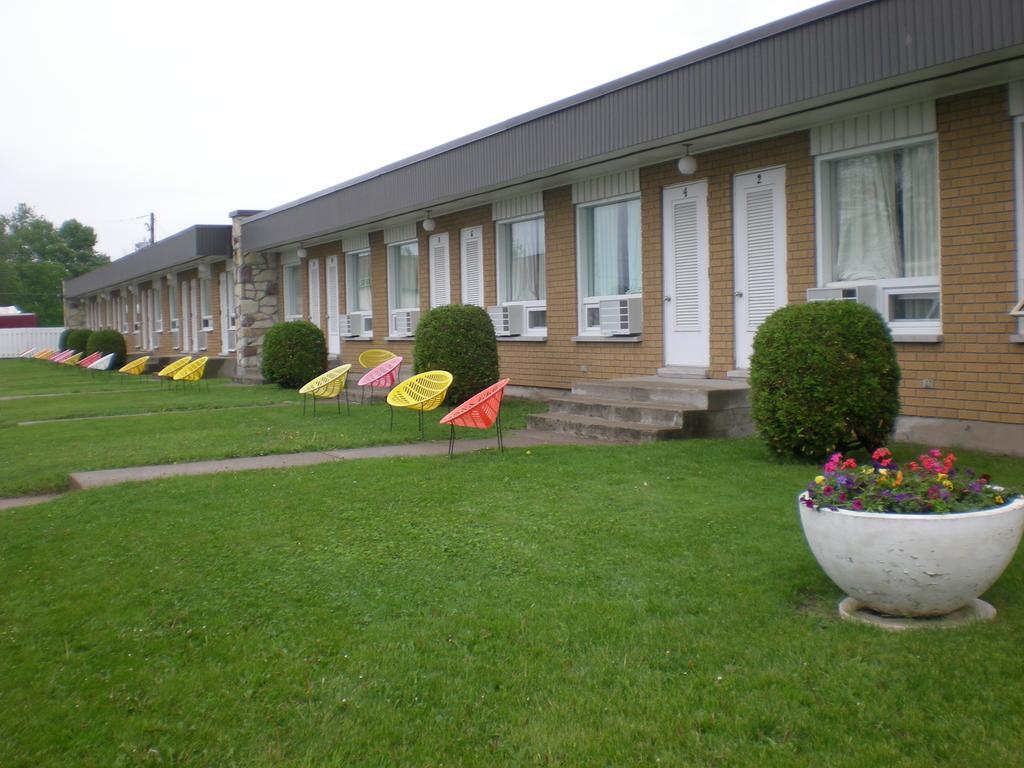 Motel Vaudreuil Dış mekan fotoğraf